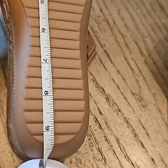 Tan wedge sandals size 40 or 9 NWOT - Picture 7 of 9